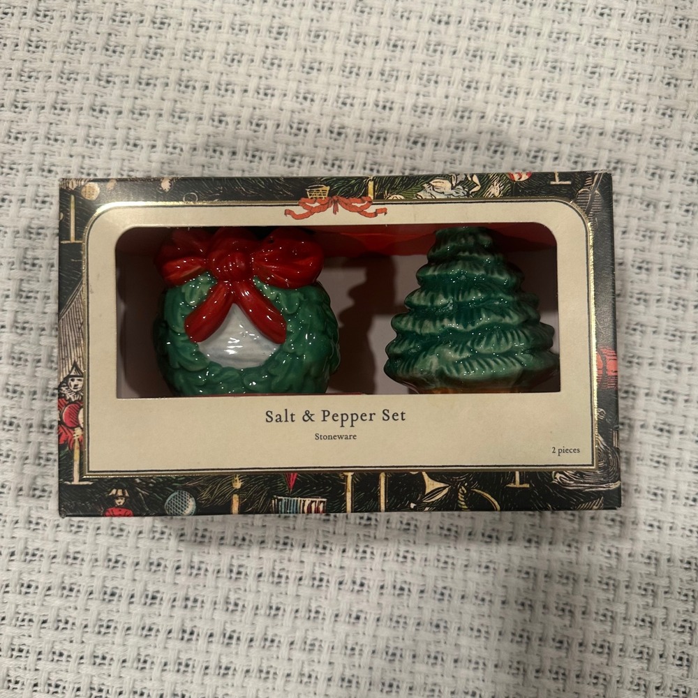 John Derian Salt & Pepper Set Shakers Green Red Christmas Wreath Tree Holiday - Picture 3 of 6
